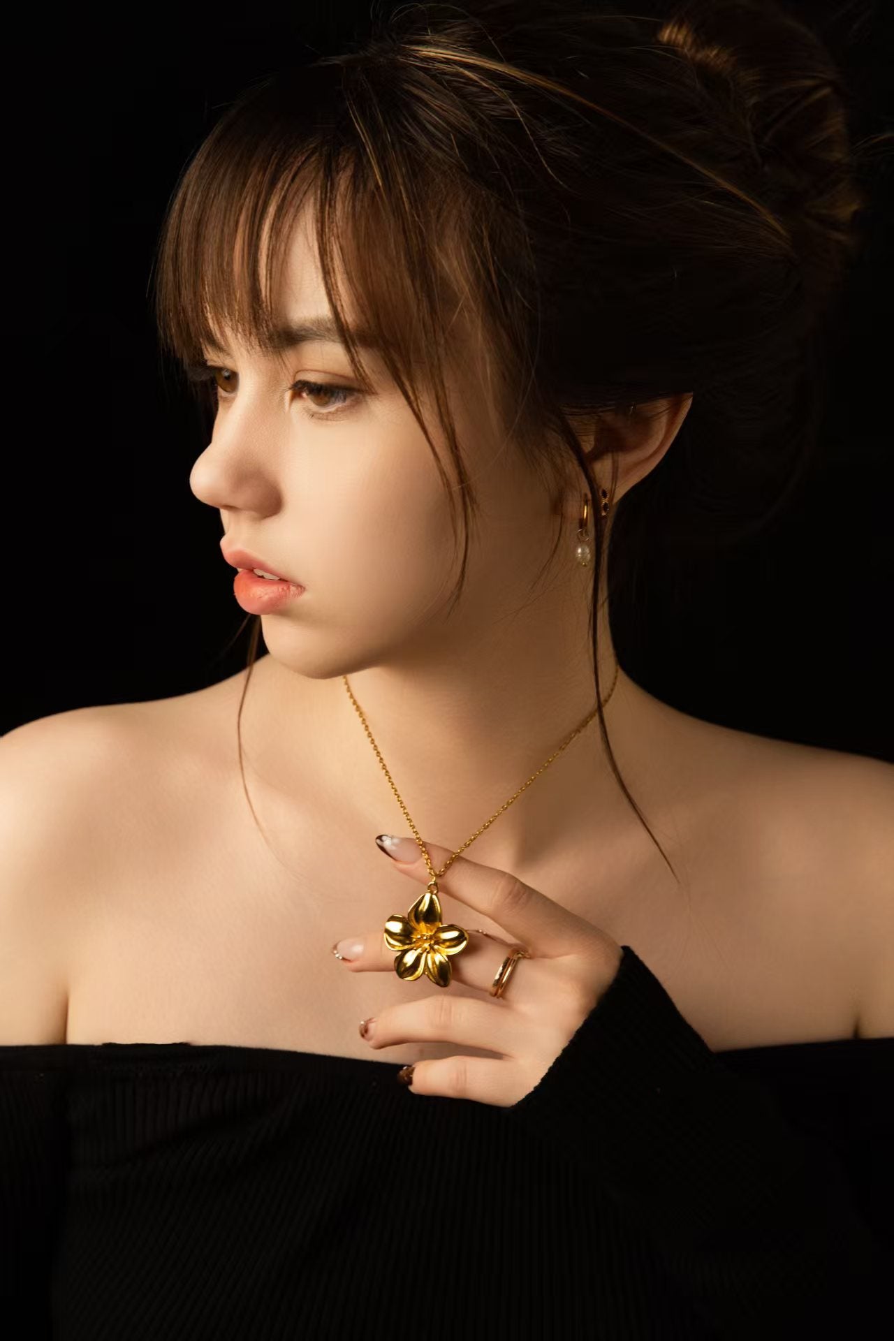 Golden Bloom Necklace - Tarnish- Free / Waterproof / Hypoallergenic