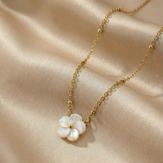 Ivory Sakura Pearl Necklace – Tarnish-Free / Waterproof / Hypoallergenic